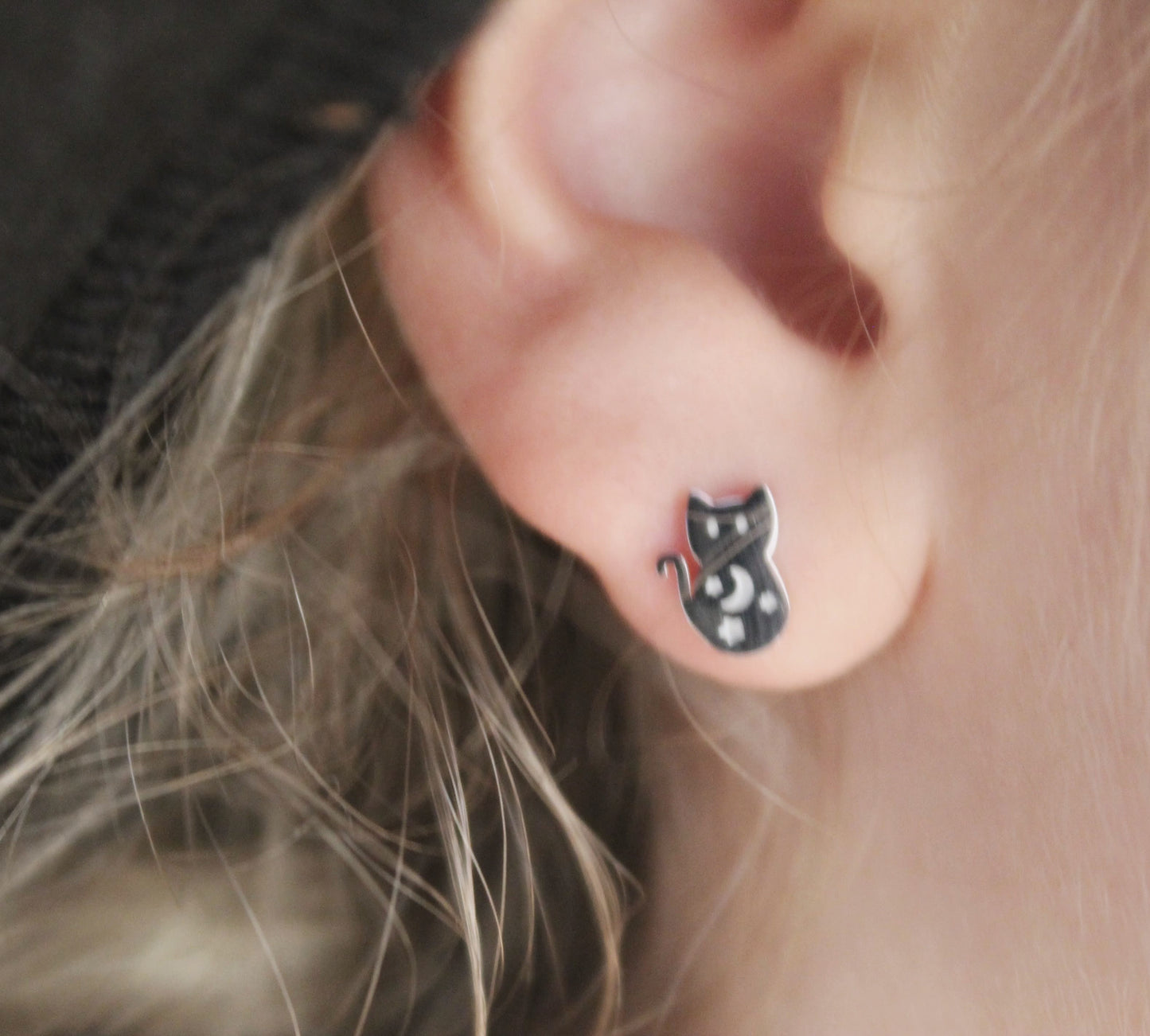 cat stud earrings silver